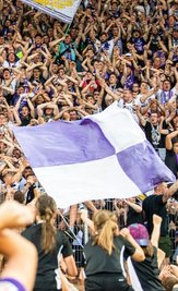 Der FC Erzgebirge Aue hofft, dass bald wieder Fans ins Stadion dürfen - wie hier vor Corona. 