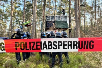Am ersten Tag gab es zwei Anzeigen wegen Widerstands gegen Vollstreckungsbeamte und eine Anzeige wegen Verstoßes gegen das Betäubungsmittelgesetz. Verletzt wurde bei dem Einsatz laut Polizei niemand. Foto: Celina Kintopp