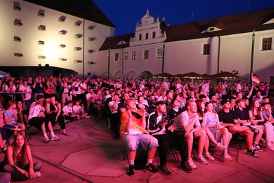 Während der Fußball-WM wird der Schlosshof erneut zum Treffpunkt für Public Viewing bei den Freiberger Sommernächten.