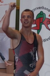 Leon Lange vom ASV Plauen freut sich über die Bronzemedaille.