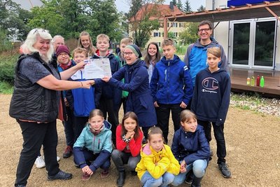 Mit 5000 Euro Förderung wurde die Umgestaltung des Schulhofes unter anderem vom Deutschen Kinderhilfswerk unterstützt.