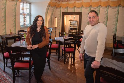 Ivana Danyiová und ihr Ehemann Ladislav Danyi betreiben das Schlosscafé und Restaurant im Schloss Schönberg.