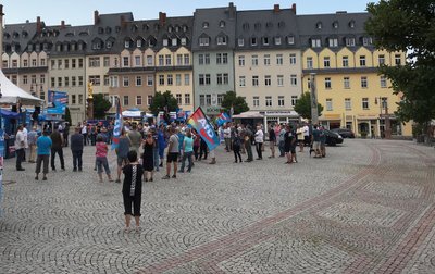 Auf dem Marktplatz in Mittweida veranstaltete die AfD Mittelsachsen am Freitagabend ihre Wahlkampfabschlussveranstaltung.