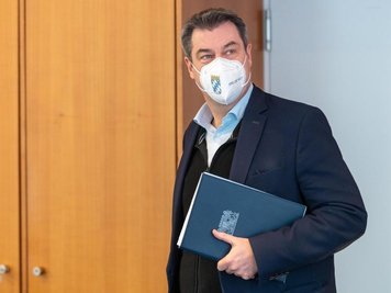             «Wir als CSU und auch ich respektieren jede Entscheidung»: Markus Söder soll dem Vernehmen nach bereit sein, seinen Konkurrenten Armin Laschet als Kanzlerkandidat der Union zu akzeptieren.