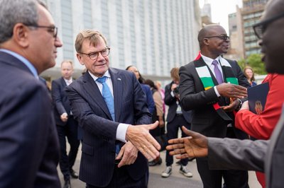 Wahlkampf bedeutet auch Händeschüttel: Außenminister Wadephul in New York