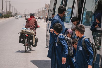Radreise durch Kabul in Afghanistan – Frauen dürfen öffentlich keinen Sport treiben und offiziell auch kein Fahrradfahren.