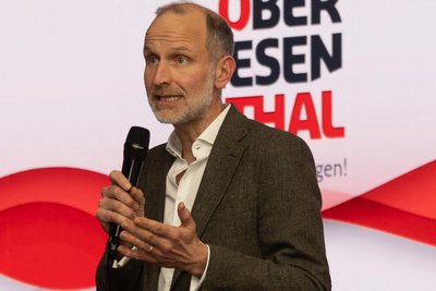 Produzent Clemens Schaeffer kann sich durchaus vorstellen, dass ein weiterer Erzgebirgskrimi am Fichtelberg gedreht wird. Vielleicht ja passend zum 500-jährigen Bestehen der Stadt, das 2027 gefeiert wird.