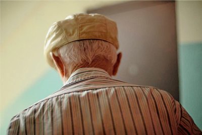 Ein Rentner aus dem Erzgebirge musste sich vor dem Amtsgericht Marienberg verantworten. Vorwurf: Stalking. Vor Gericht ging es hin und her. Die Richterin musste den Erzgebirger aufgrund seines Verhaltens zurechtweisen.