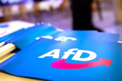 Die AfD geht in einer Wahlumfrage in Sachsen-Anhalt mit 39 Prozent als stärkste politische Kraft hervor. Auch bundesweit legt die Partei in Umfragen weiter zu
