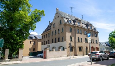Für die Bewerbung als Bundes-Wendezentrum will die Stadt auf die Pläne für das Informations- und Dokumentations-Zentrum (IDZ) zur Friedlichen Revolution 1989/90 zurückgreifen. Dieses soll mittelfristig im früheren Brandschutzamt am Oberen Graben entstehen. 