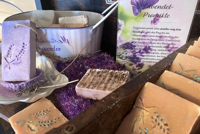 „Lavendel geht immer“, sagt Ronny Paul. Den Duft lieben auch die Käufer ihrer Naturkosmetik.