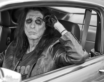 Alice Cooper sucht am Freitag die Stadthalle heim. 