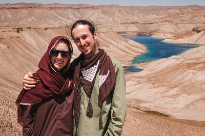 Das Pärchen aus Chemnitz unterbricht die Fahrradreise gerne auch für Ausflüge. Im Hintergrund der Band-e-Amir See – „einer der klarsten, den wir je gesehen haben“.