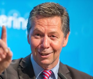 Finanzminister Wolfgang Voß 
