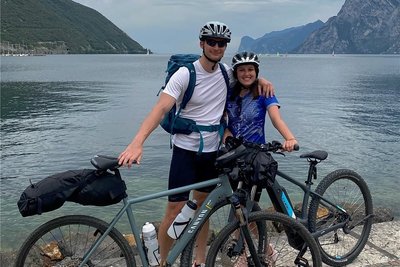Sebastian Poppitz und Katharina Ernst am Gardasee. 