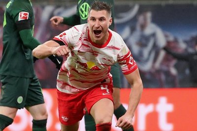 Willi Orban jubelt nach seinem Treffer zum 1:0. 