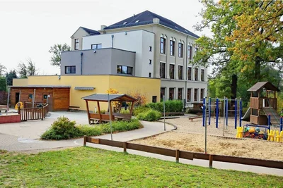 Auch Plätze im "Haus der kleinen Füße" in Langenhessen können ab sofort online angefragt werden. 