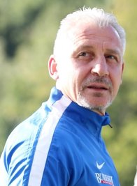 Pavel Dotchev will aus Fürth etwas Zählbares mitnehmen.
