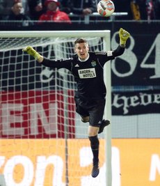 Torhüter Kevin Kunz bleibt über die Saison hinaus beim Chemnitzer FC.