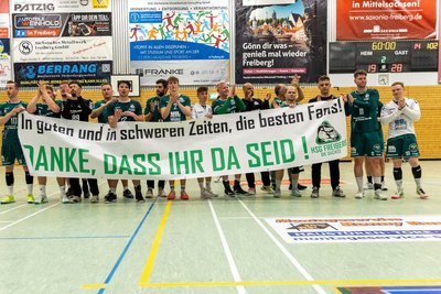 Auch im letzten Spiel gegen Pirna/Heidenau konnten sich die Dachse wieder auf den Rückhalt von der Tribüne verlassen.