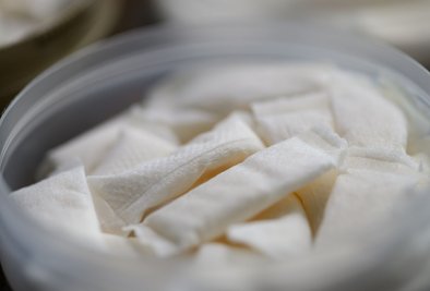 Nikotinbeutel in einer Dose - diese Exemplare sind legal, viele andere illegal.