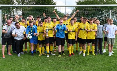 Die Spielgemeinschaft Oelsnitz/Stollberg II hat im Pokalfinale der B-Junioren haushoch gewonnen. 