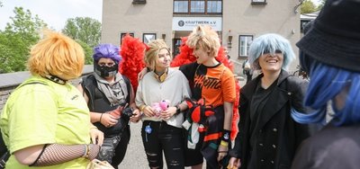 Ob vorm Haus oder drinnen: Bei der Messe im Kraftwerk hatten die stilecht gekleideten Fans japanischer Comics, Computerspiele und Zeichentrick-Serien viel Spaß. Das nächste Treffen soll es im Januar 2023 geben. 