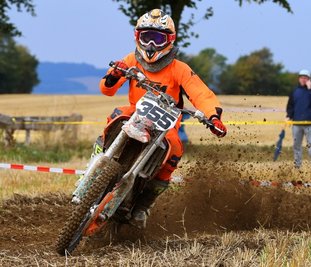 Nachwuchs-Endurist Lucien Weißwange ist im Jugendcup durchgestartet. In dieser Saison fährt er bereits in der 125er Klasse. 