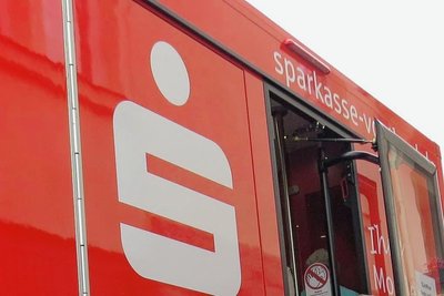 Der Geldbus der Sparkasse Vogtland kann derzeit nicht ausrücken.