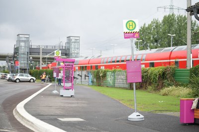 Fahrgäste im Regionalverkehr mussten während der Sanierung auf Busse umsteigen. (Archivbild.)