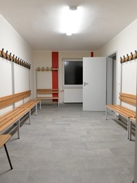 Die Umkleide- und Duschräume entsprechen jetzt modernen Anforderungen auch bezüglich der Hygiene.