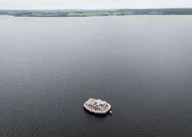 Abgelegen und nur über den Seeweg erreichbar - was mit der Insel passiert, entscheidet der Käufer.