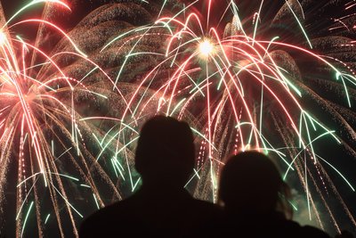 Besucher erwartet am Stausee Rabenstein eine eindrucksvolle Feuerwerk-Show.