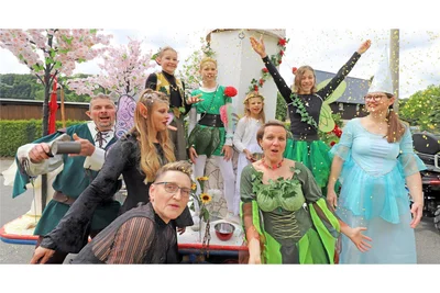 So bunt und fantasievoll wie hier 2022 soll es beim Festumzug durch Lichtenberg am Sonntag wieder zugehen.
