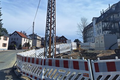 Der Straßenbau in der Weischlitzer Schulstraße kann beginen.