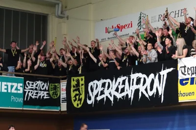 An ihnen lag es nicht: Die Fans der Oelsnitzer Sperkenfront unterstützen ihr Team vorbildlich.