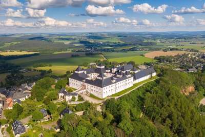 Schloss Augustusburg wartet täglich ab 10 Uhr auf Besucher.