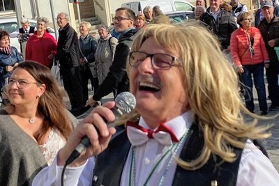 Endlich wieder volles Haar.