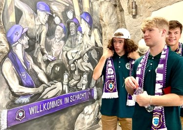 Besonders beeindruckt waren die jungen Amerikaner von den Innenräumen des Stadions des FC Erzgebirges.
