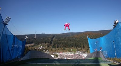 Die Windsegel werden zum Pflichtprogramm in der Sparkasse-Vogtland-Arena.