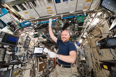 Astronaut Alexander Gerst an Bord der Internationalen Raumstation. Mit ihm wollten Zwönitzer Schüler am Montag eigentlich sprechen.