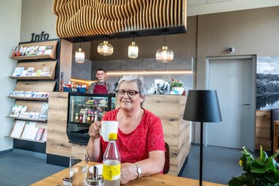 Ingelore Solisch aus Waldheim war schon einige Male Gast im Café. Sie freut sich, dass es das Angebot gibt - in anderen Bahnhöfen vermisst sie es.