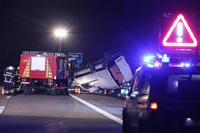 Die Autobahn war in Richtung Dresden gesperrt. Es bildete sich ein langer Stau.