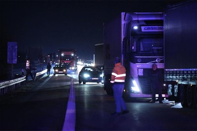 Die Polizei ermittelt zur Unfallursache.