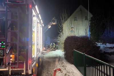 Zu einem Schornsteinbrand wurde die Feuerwehr in Zschorlau gerufen.