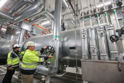 Ein Wärmetauscher im neuen Motorenheizkraftwerk bei Eins Energie.
