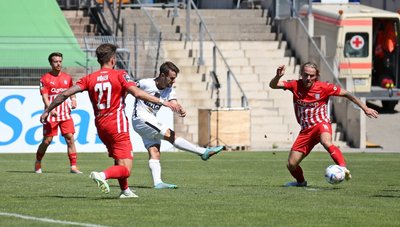 Manuel Feil SV Elversberg erzielt das 2:0