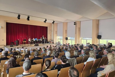 Die Aula des Sportcampus war bei der Veranstaltung gut gefüllt.