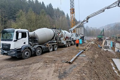 Auf der S 211 in Neuhausen sollen Autofahrer ab 17. April wieder zu bestimmten Zeiten über die Baustelle fahren können.