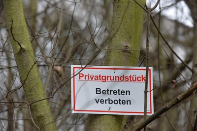 Das Areal ist eingezäunt und wird überwacht.